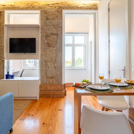 아파트 Cozy With Workspace By Hostwise