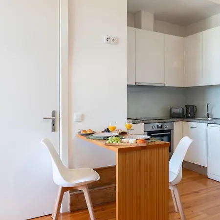 아파트 Cozy With Workspace By Hostwise