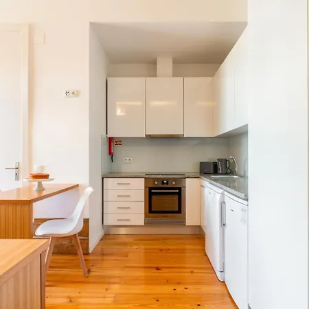 Апартаменты Cozy With Workspace By Hostwise *