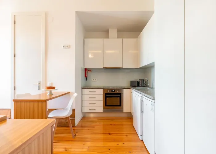 Apartment Cozy With Workspace By Hostwise *